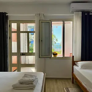 Rei's Place Wlora