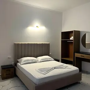  Apartamento Xhefri's