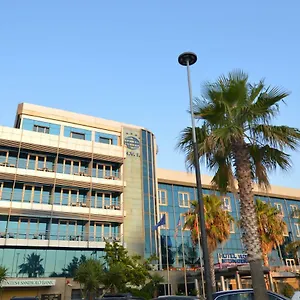 4* Hotell International